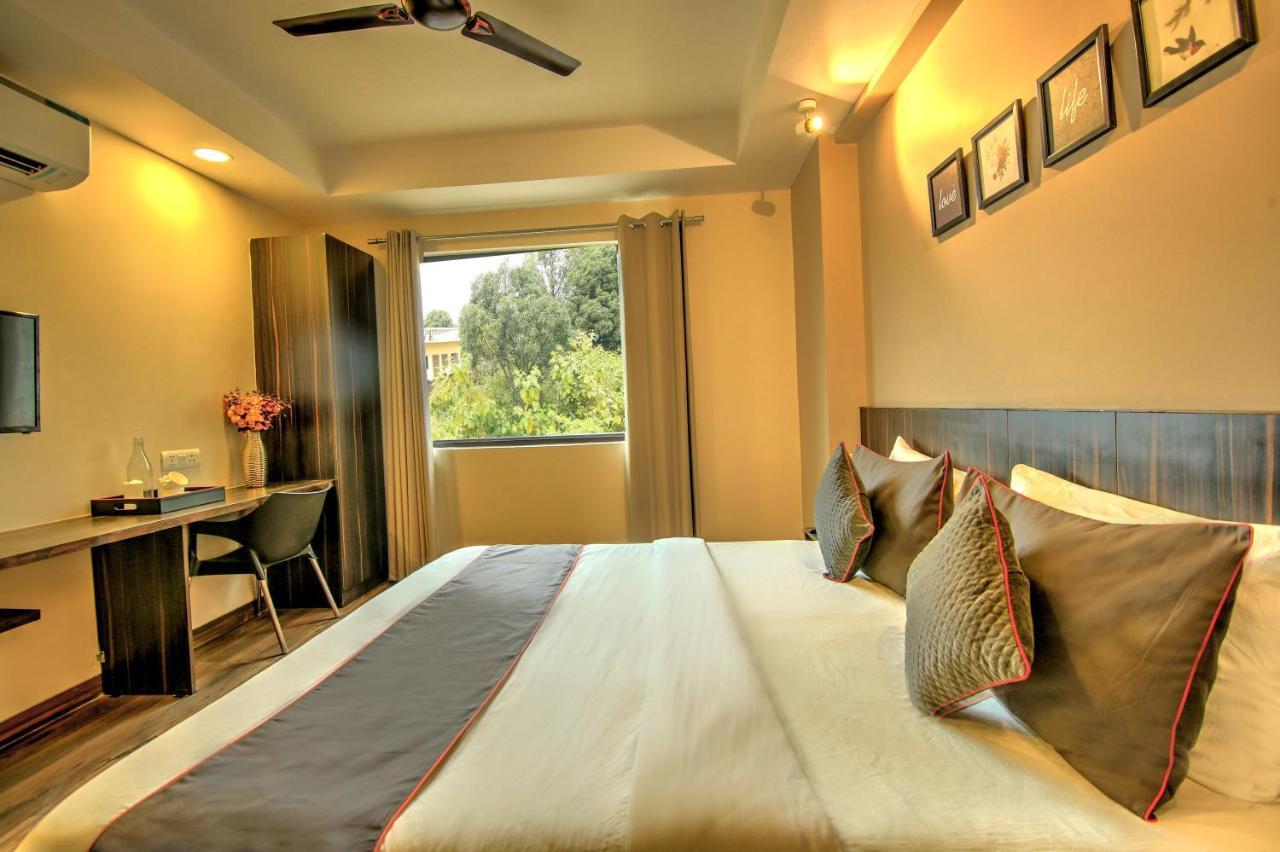 Artisan Rooms Nueva Delhi Exterior foto
